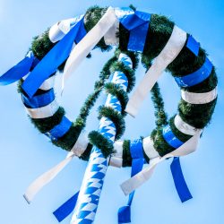 bayerische Dekoration: Maibaum Dekoration - Festdeko Kaiser